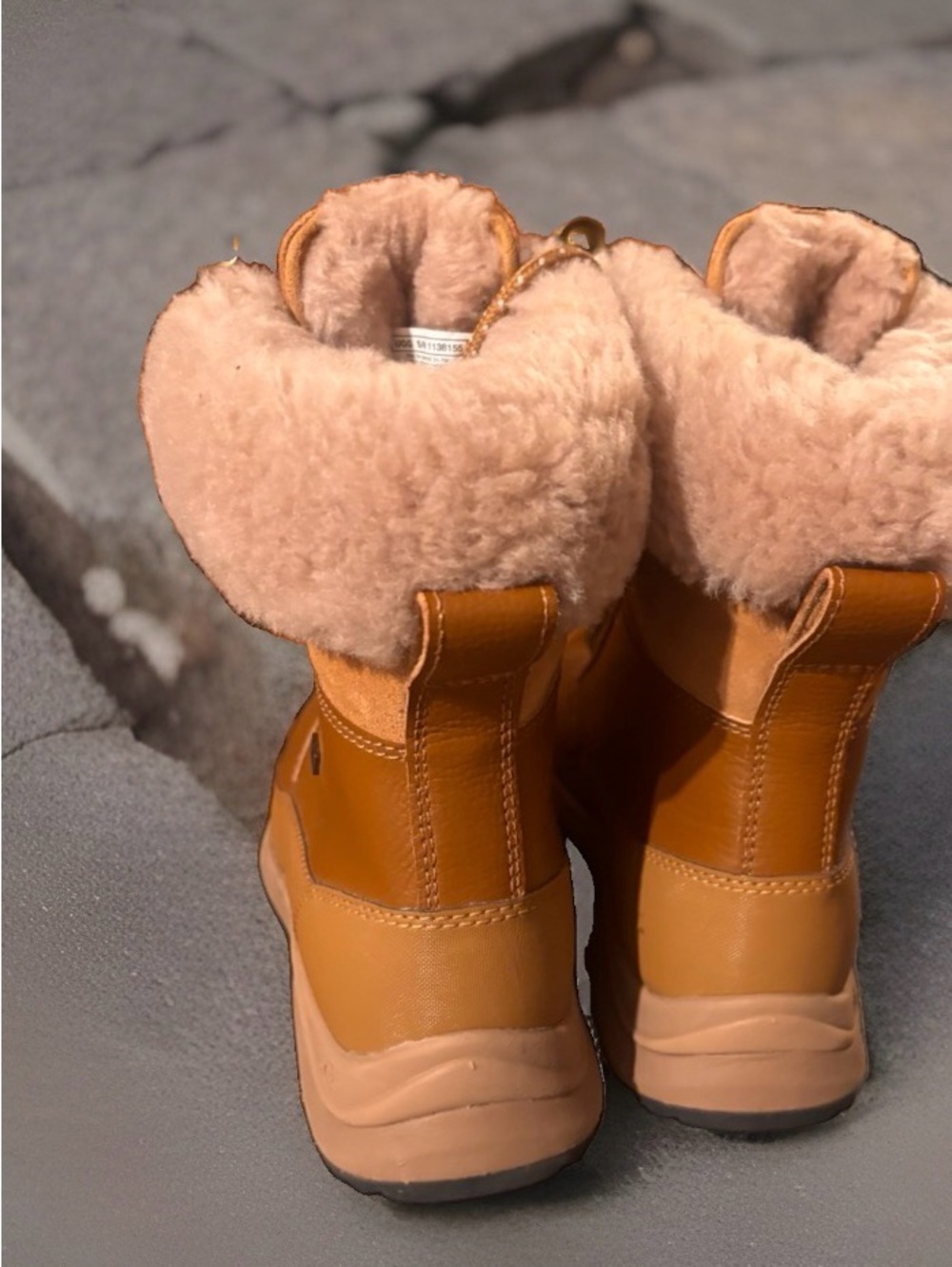 UGG Zaylee Boot in chestnut waterproof leather fluffy shearling-trim cuff Sz 7.5 - Picture 3 of 7